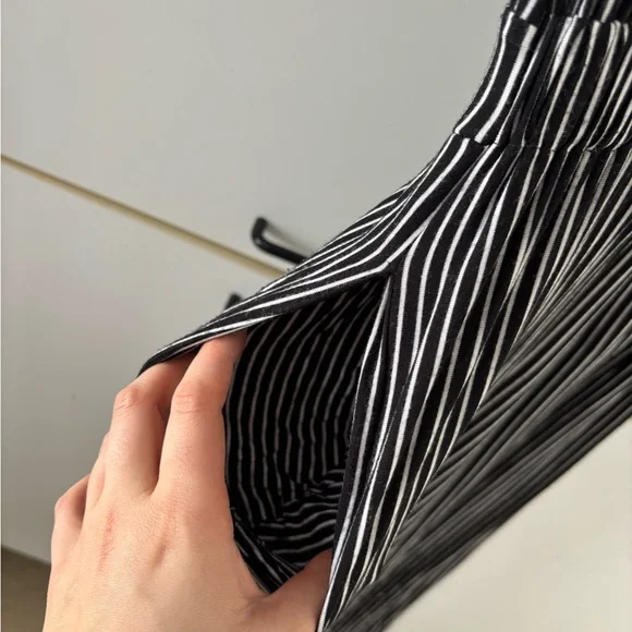 American Eagle Outfitters Black White Striped Jumpsuit  Stretchy Elastic Spring - Picture 6 of 12